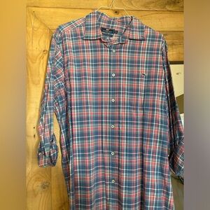 Vineyard red Vines xl button down